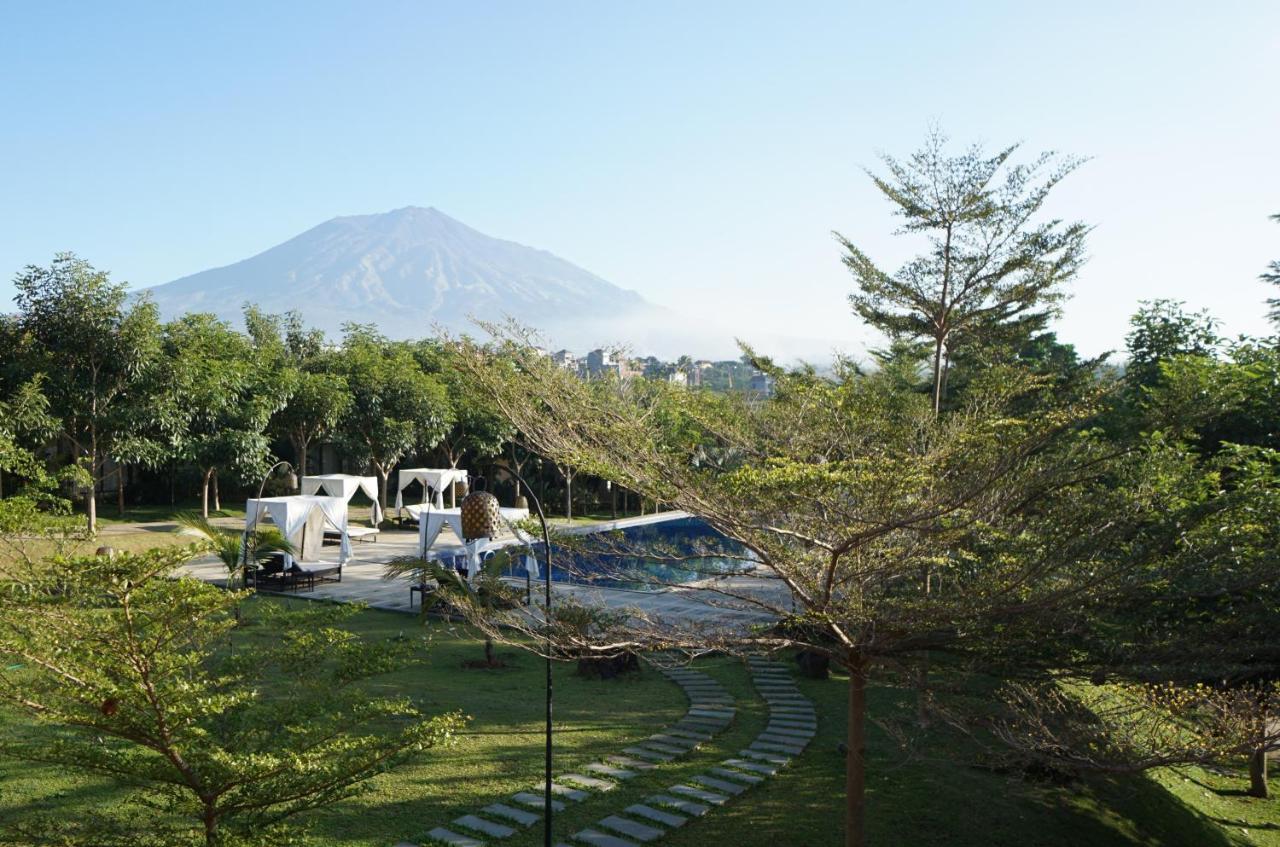 Shanaya Resort Malang Exterior foto