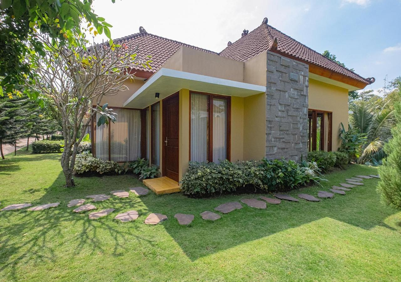 Shanaya Resort Malang Exterior foto