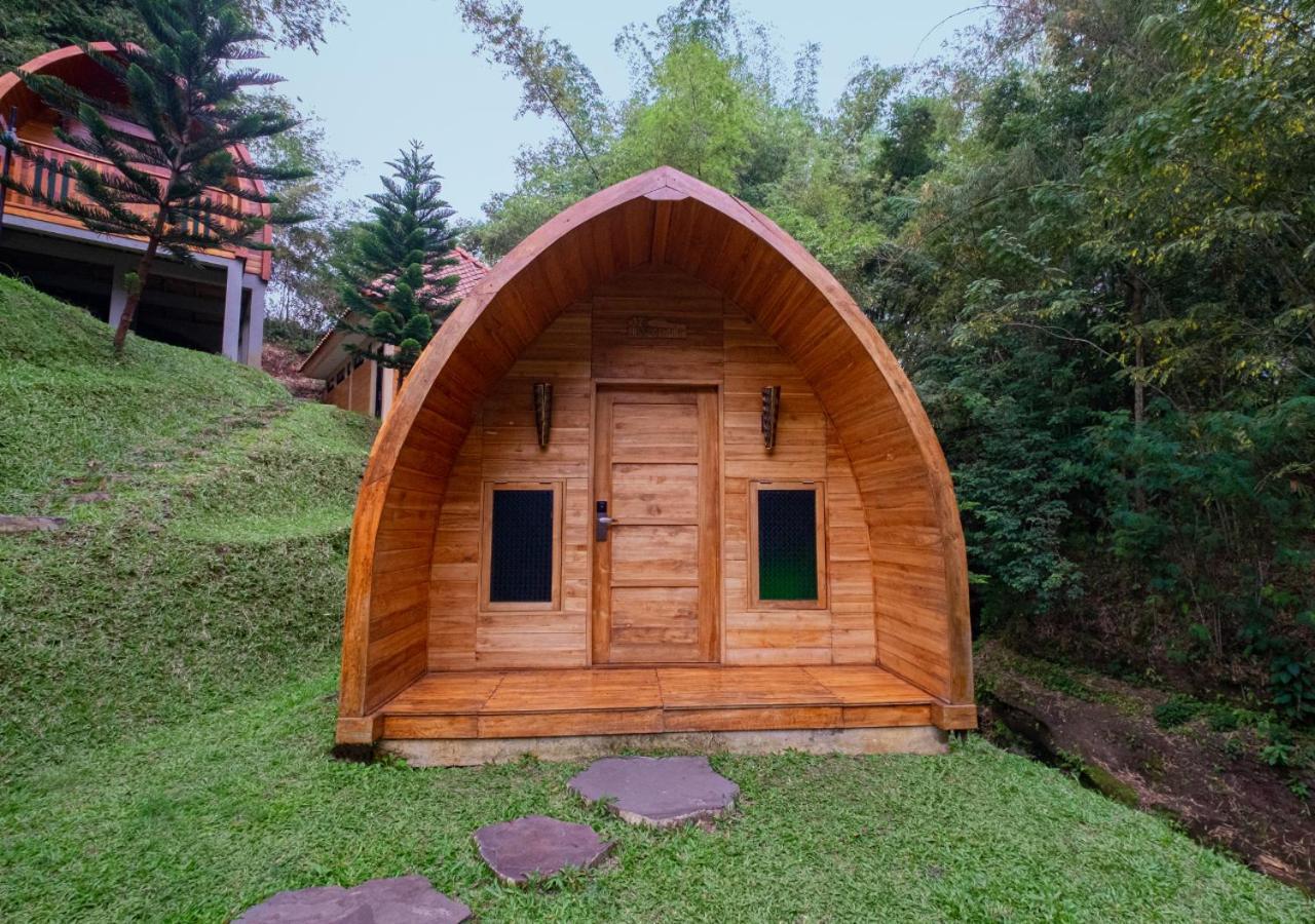 Shanaya Resort Malang Exterior foto