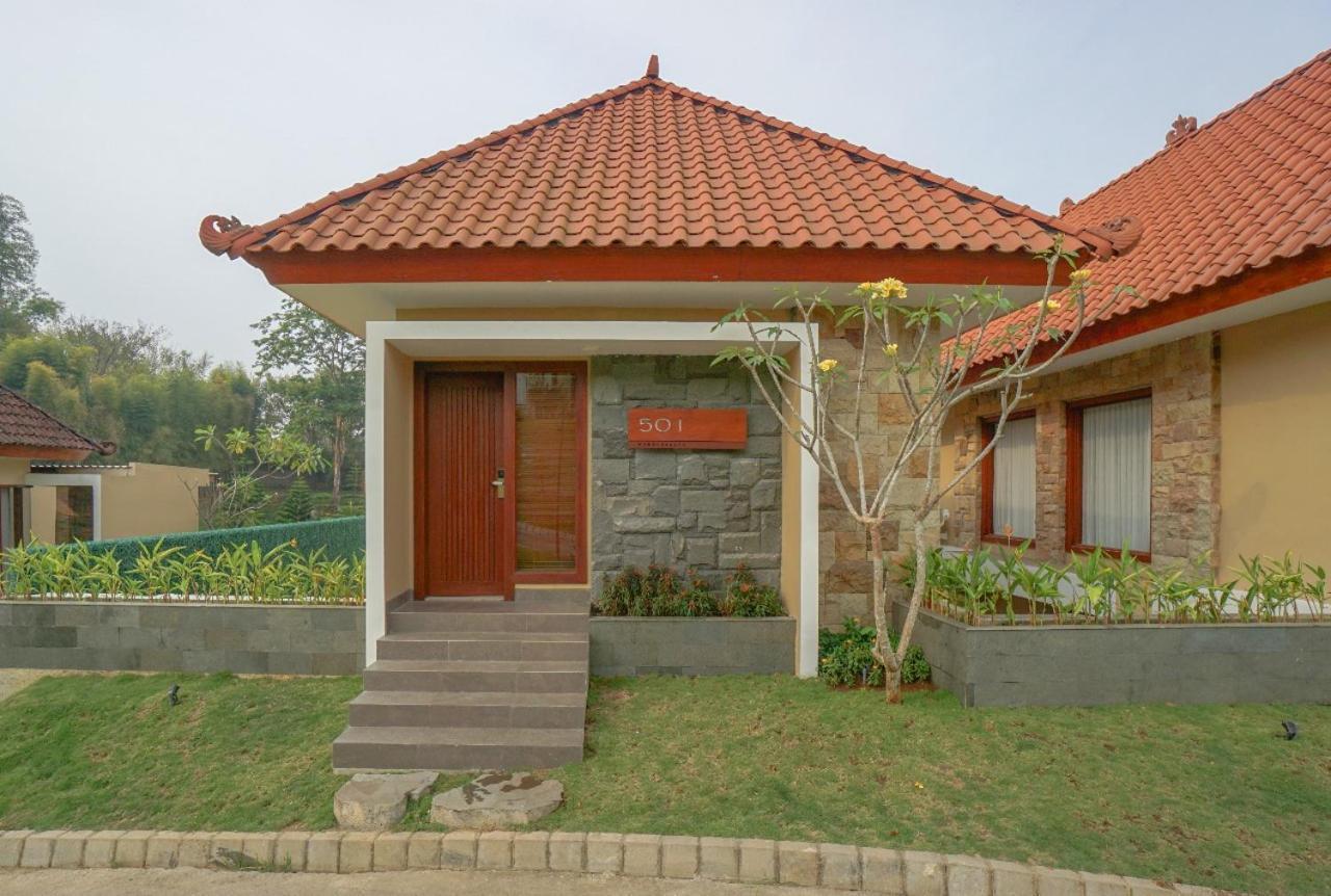 Shanaya Resort Malang Exterior foto