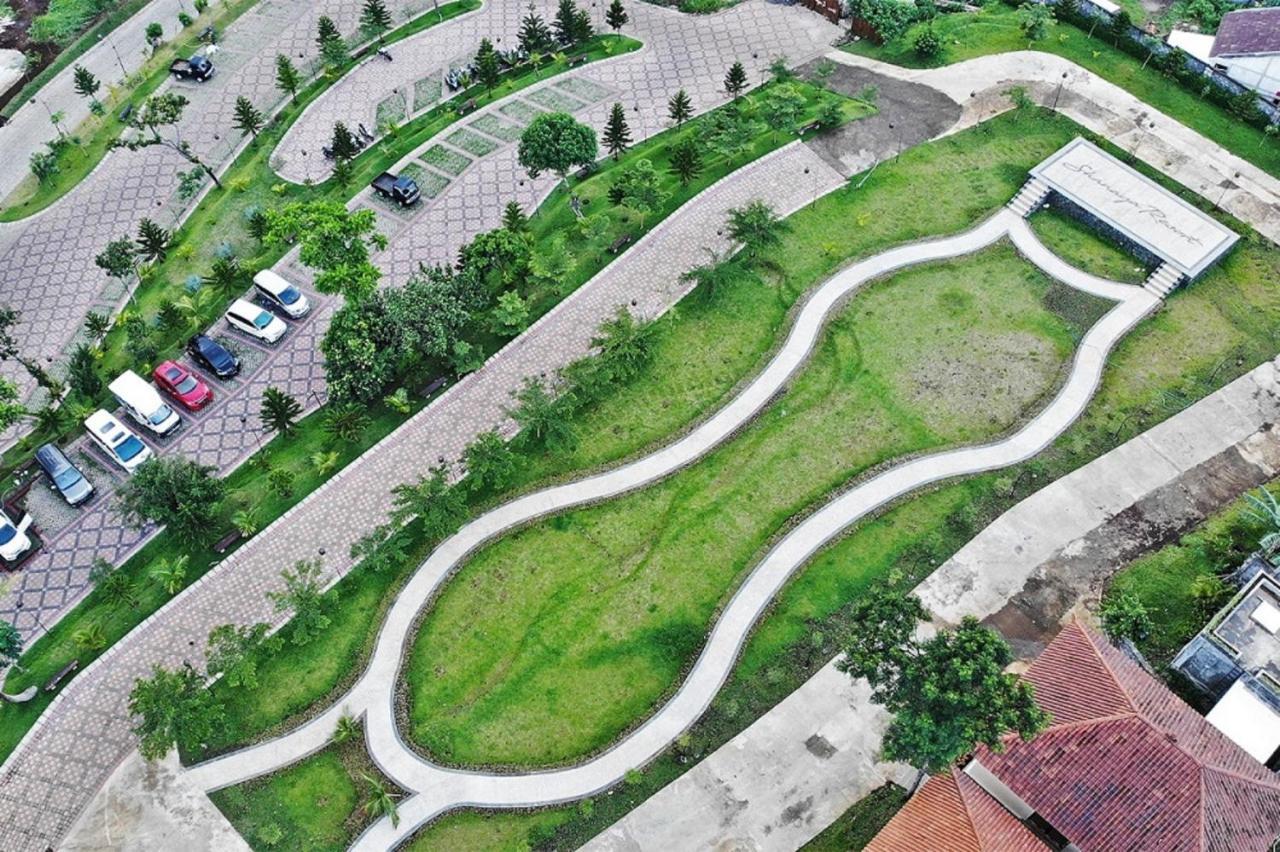 Shanaya Resort Malang Exterior foto