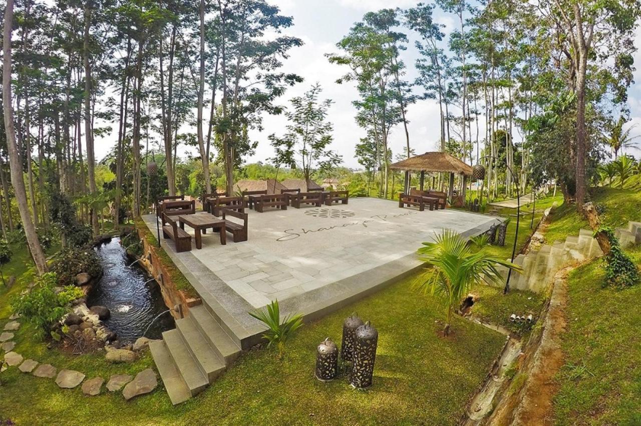 Shanaya Resort Malang Exterior foto